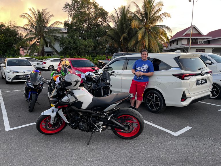 When I parked in this space, the bikes were not there but then appeared. I guess, they admire my car too. Just joking. 