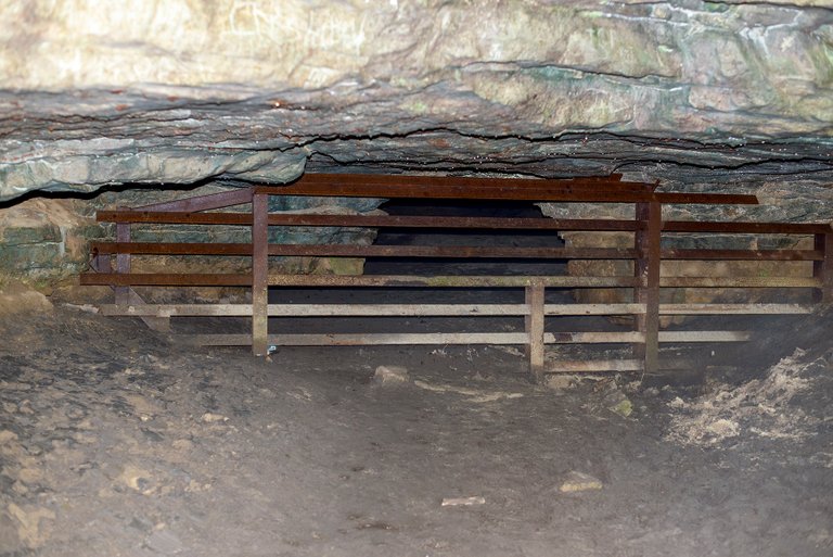 cave_entrance.jpg