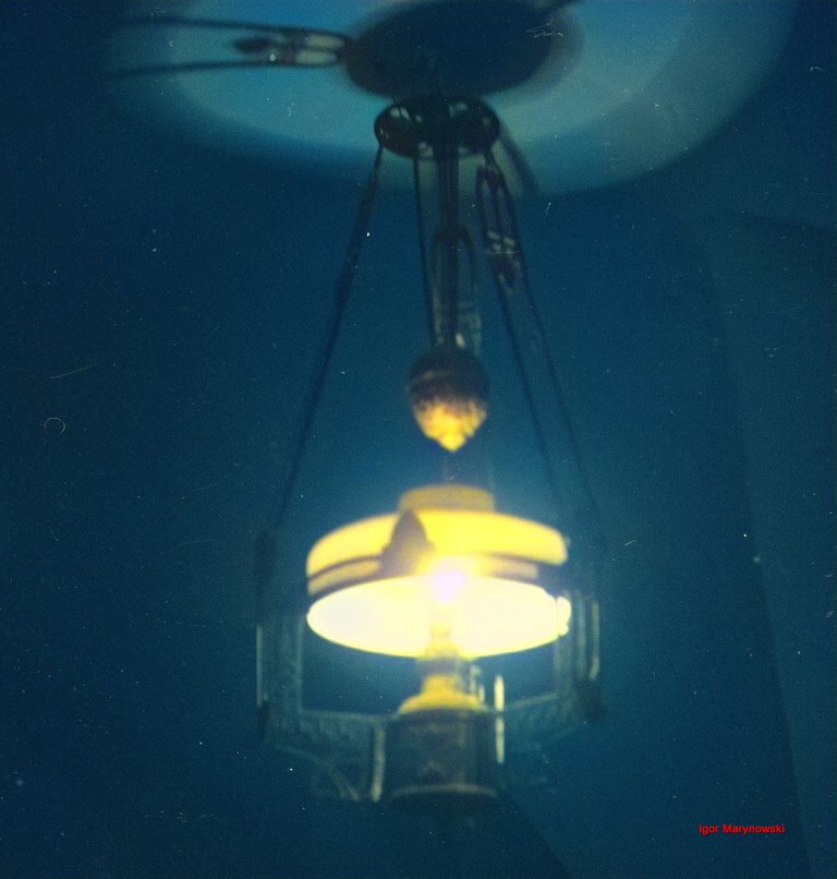 lamp35r.jpg