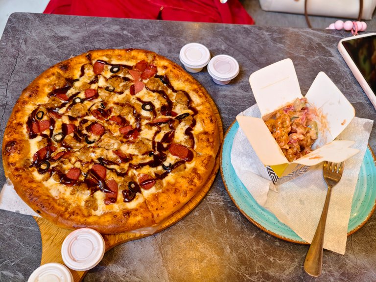 Meatbox And Pizzatime In Dhaka 