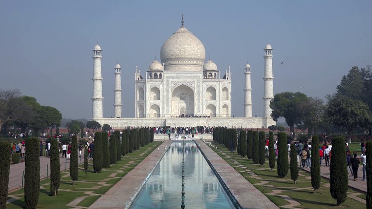 Taj Mahal an extremely precise structure and the 7th new wonder of the ...