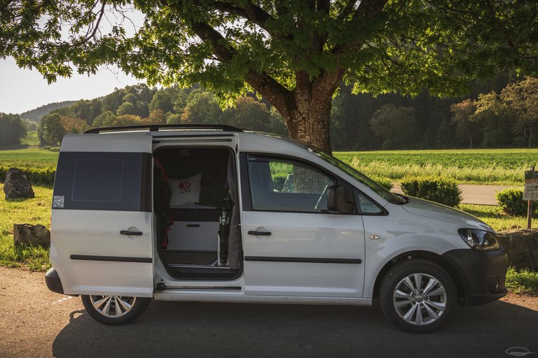 Hive bought me a Volkswagen Caddy III (Caddy 2k) - my Camper Van for photo trips - Johann Piber