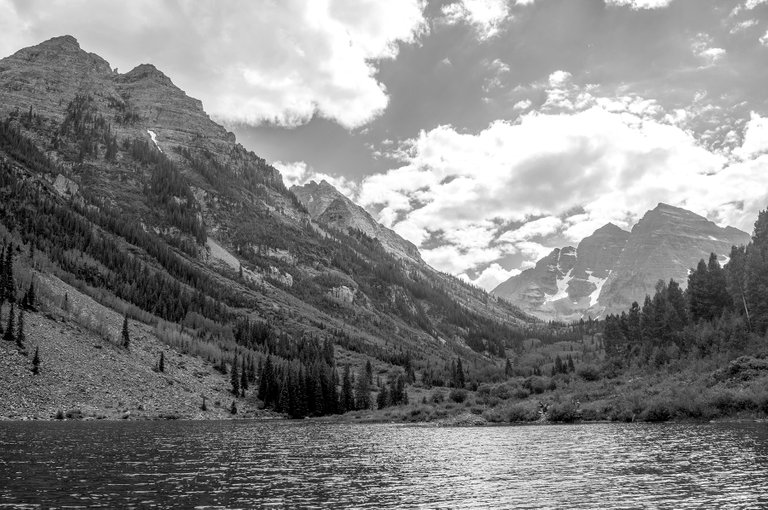 maroon_bells_2_bw.jpg