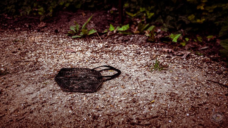 Black FFP2 Mask