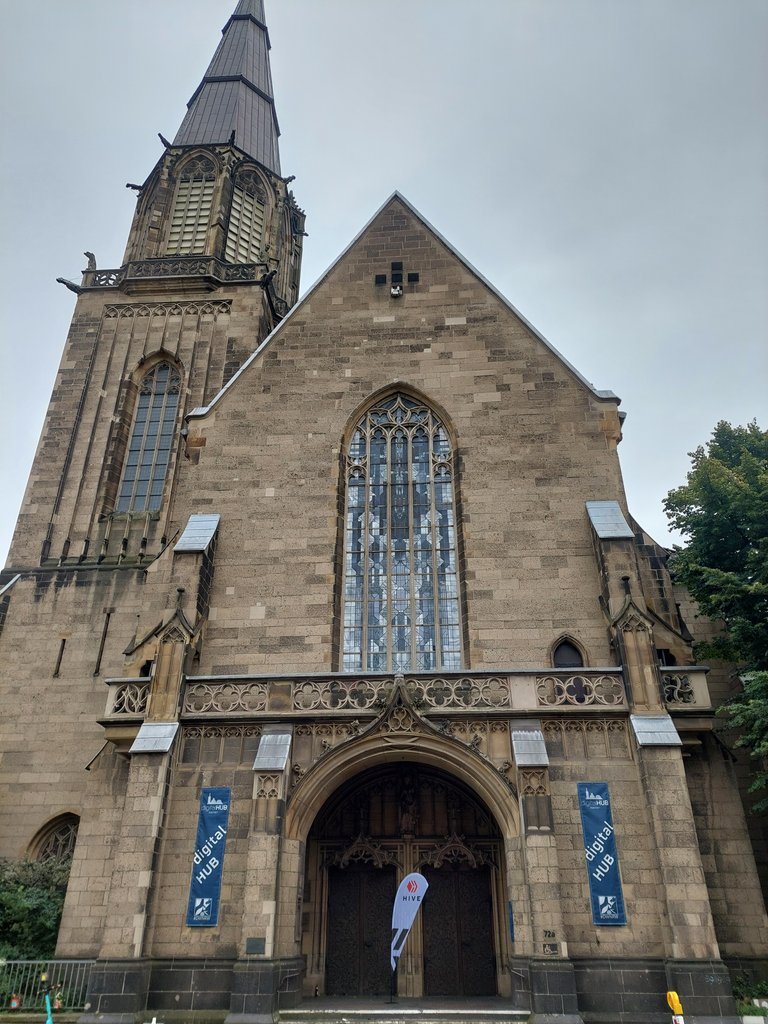 This Gothic Aachen church has been converted in a co-working space. This is where the second day of the Hive Summit took place