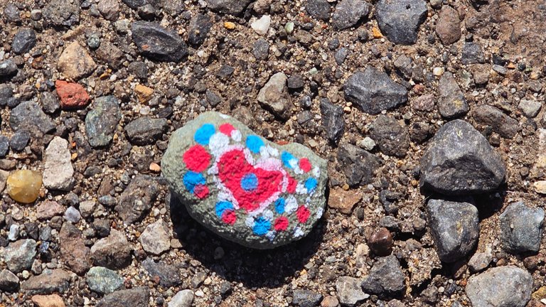 [PL / ENG] Kamyk o kształcie serca / A heart-shaped pebble