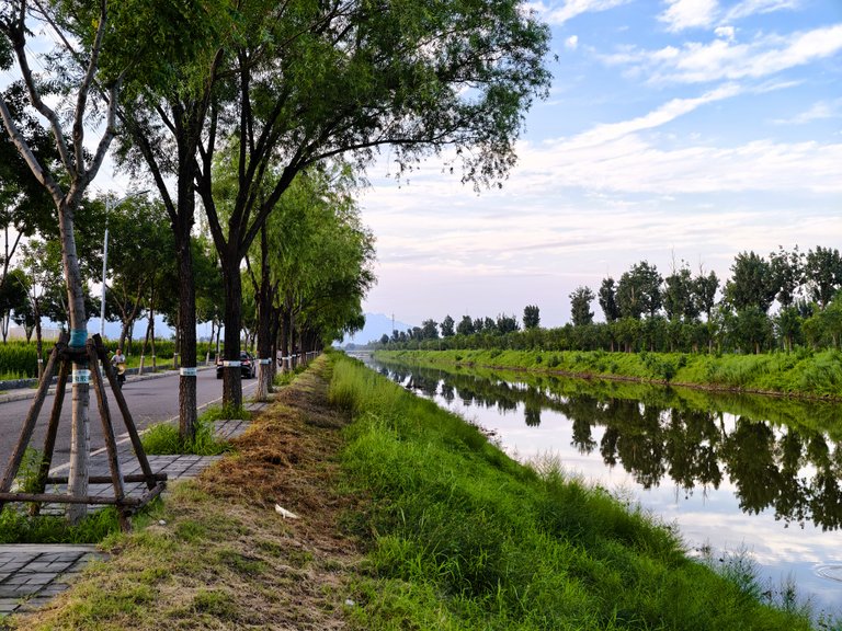 The Fresh Beauty Of The Mangniu River In The Rainy Season