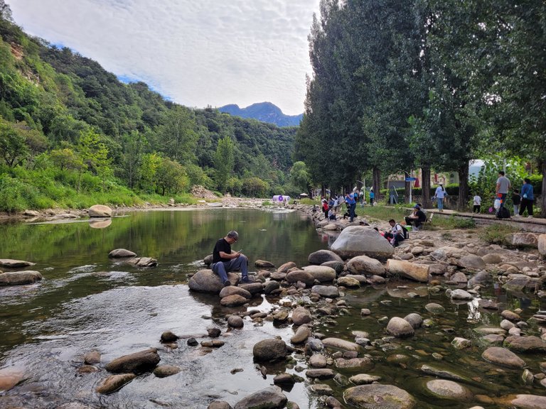 A Visit to the Peaceful Qihe River Valley in Huairou, Beijing