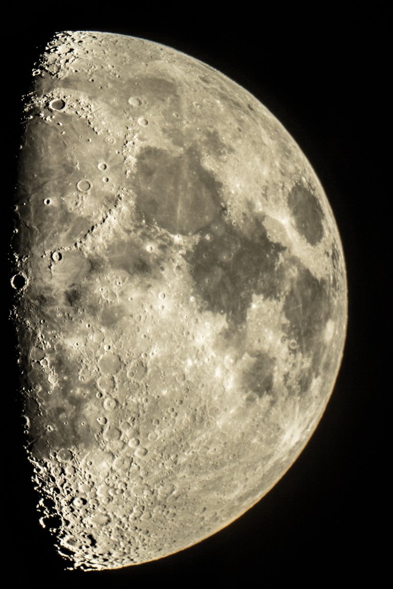 moon.jpg