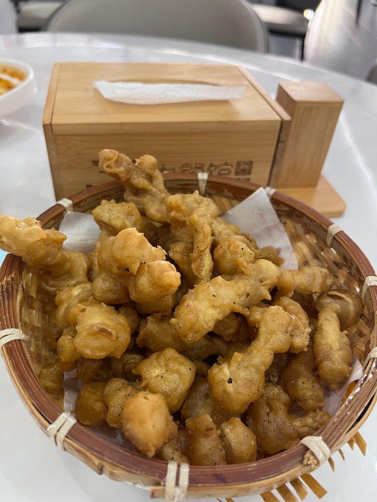 These look like worms ready to be eaten. Fried worms.