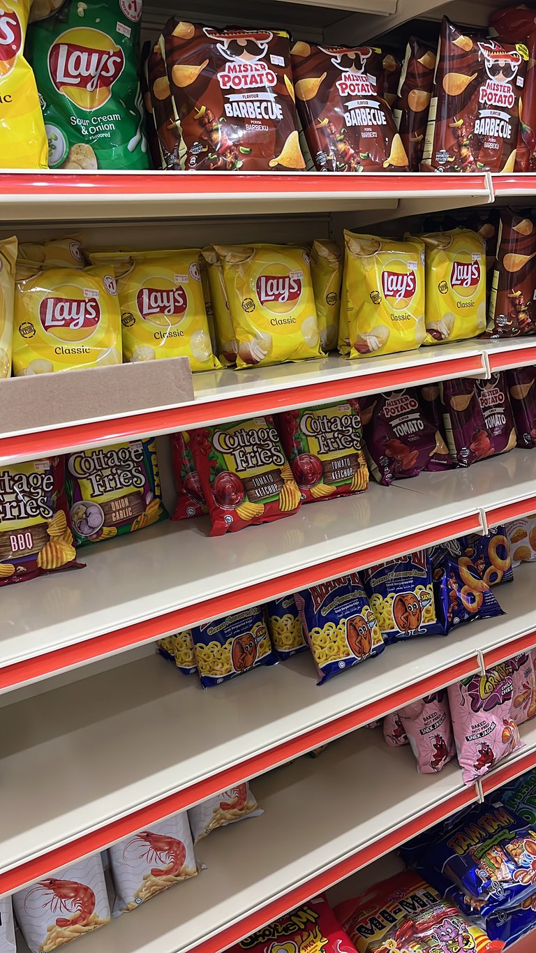 There are even prawn flavoured chips as well as salted egg chips. 