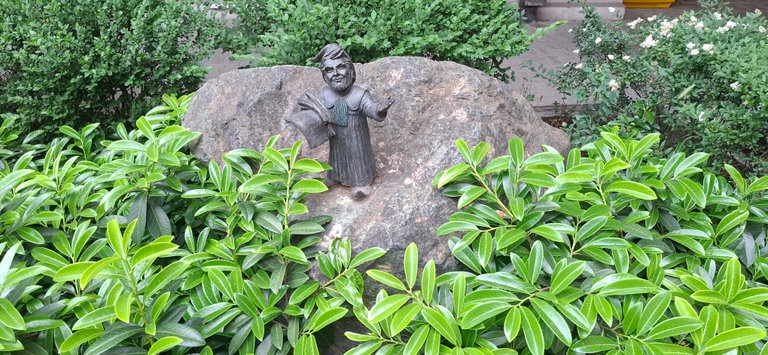 Wrocław’s Little Inhabitants – A City of Dwarfs and Magic / Mali mieszkańcy Wrocławia – miasto krasnali i magii  