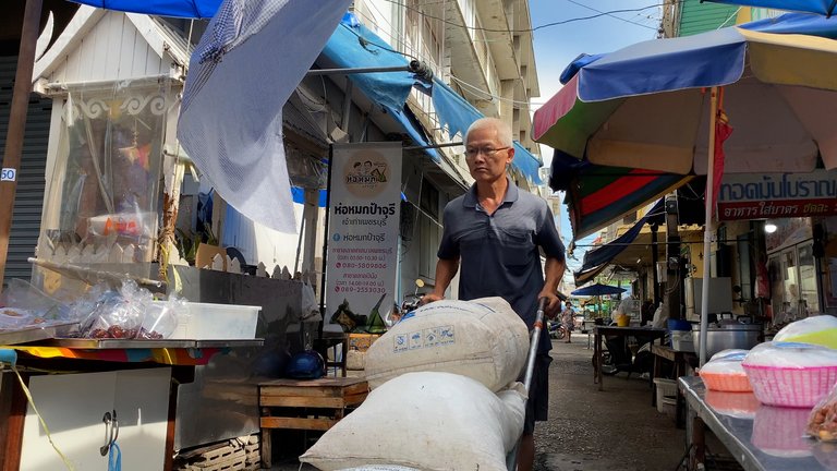 Petchaburi Market: Heart of the Town