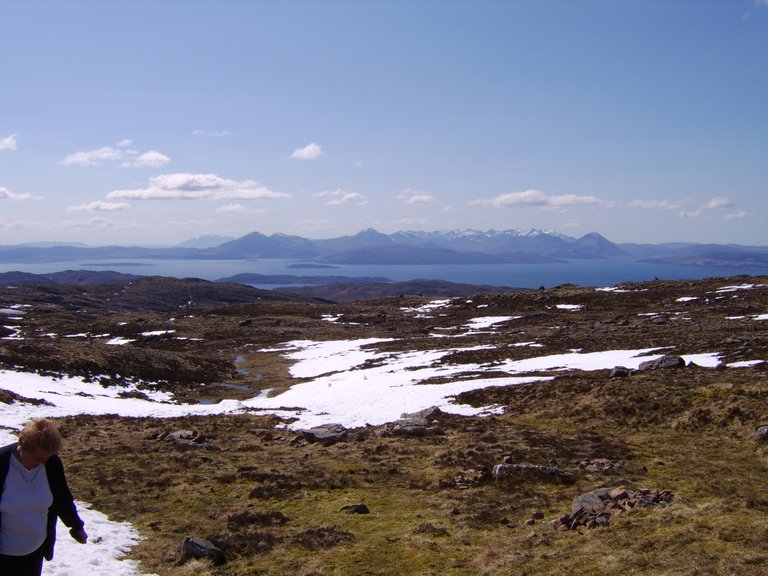 looking_w_at_the_top_of_bealach_na_ba.jpg