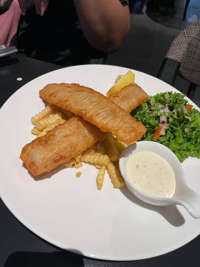 Two fish steaks here and some french fries. One of the type of dish that never fails to be good. The crispy fish here is quite crispy. 