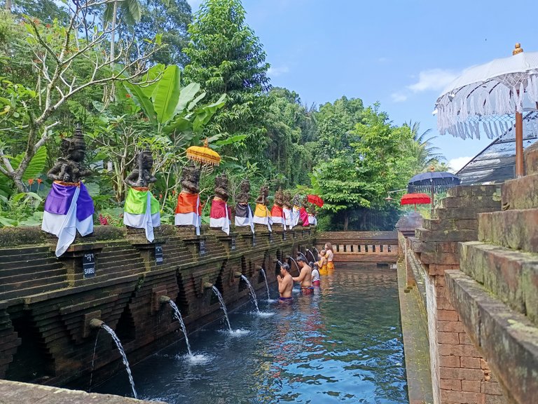 A Journey of Ritual Cleansing at Taman Mumbul Temple