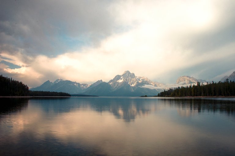 jackson_lake_sunrise_1.jpg