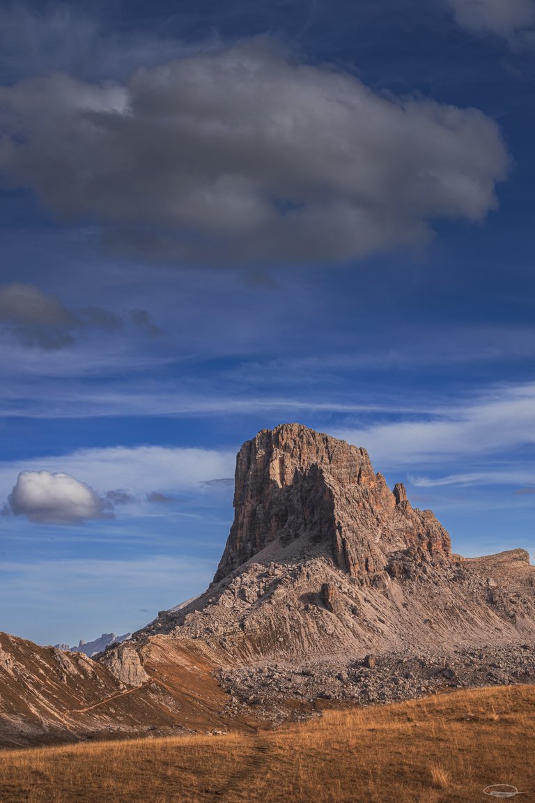 Hiking in the Dolomites: Passo di Giau to Lago Federa - Johann Piber