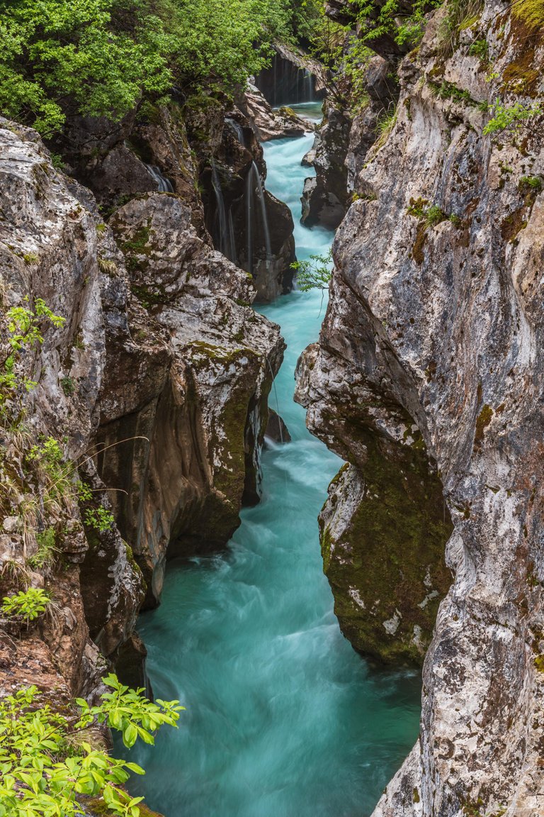 Soča - The Emerald Green River in Slovenia - Johann Piber