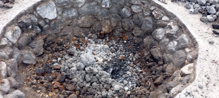 Horno artesanal para el cocido de las piñas de agave
