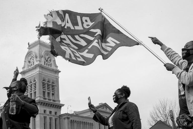 blm_flag_1.jpg