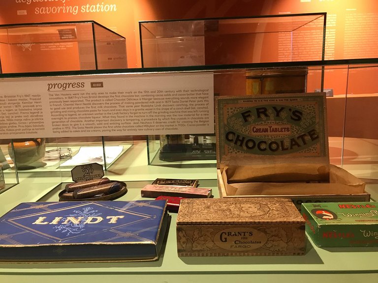 exhibition_of_chocolate_1_.jpg