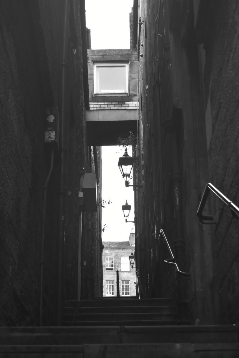 Anchor Close