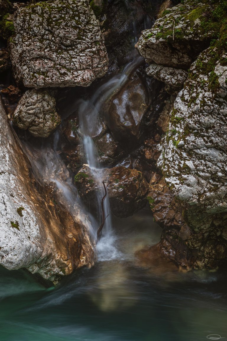 Soča - The Emerald Green River in Slovenia - Johann Piber