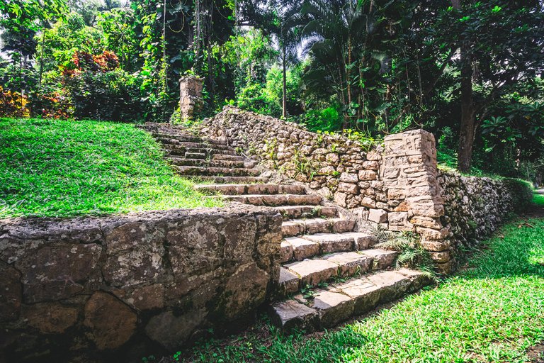 Ejemplo de construcciones que ornamental el lugar