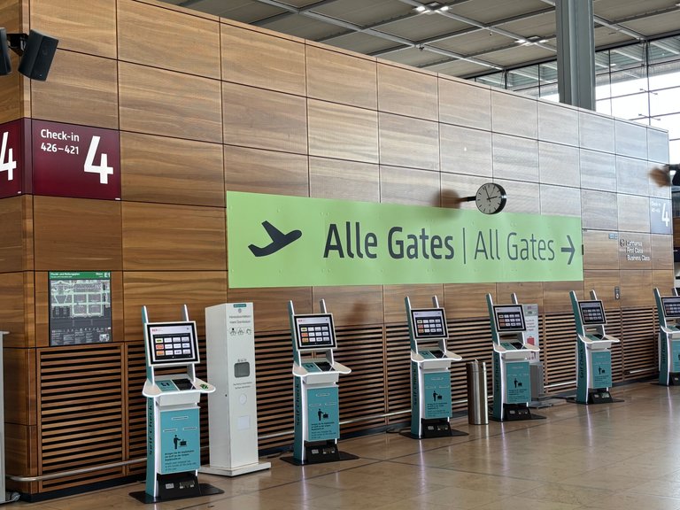 Vacation Time – Flying Out from BER (with a Pile of Books)
