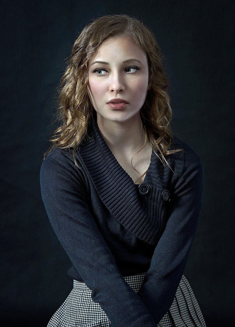 [Source](https://pixabay.com/photos/woman-model-portrait-pose-style-3567600/)