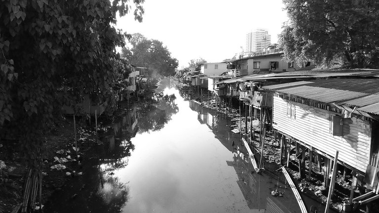 khlong_toey_slum_khlong_toey_markets_august_2020_samsung_a_410.jpg