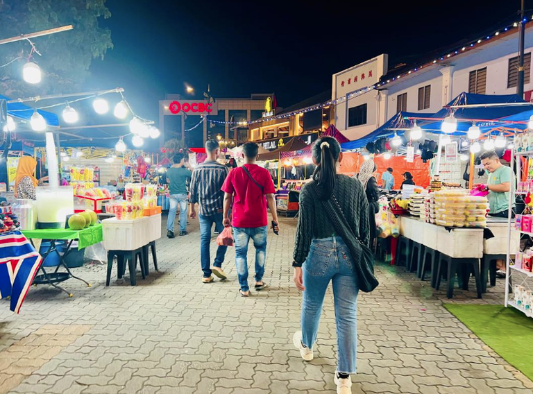 NIGHT MARKET AT "PASAR KARAT" JOHOR BAHRU 
