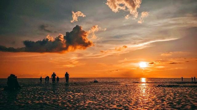 Gorgeous sunset on the beach