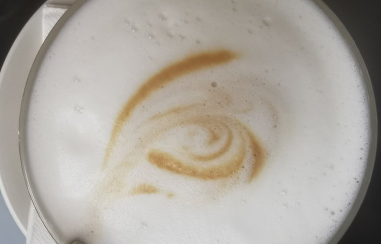 Mein Kaffee beobachtet mich! ☕
