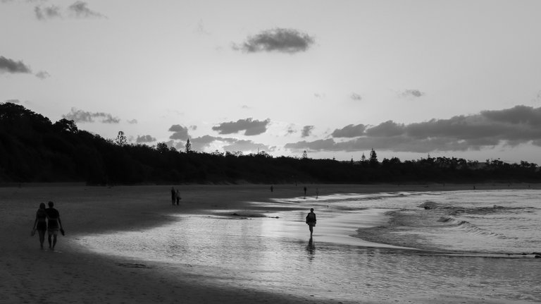 sunset_at_the_beach.jpg