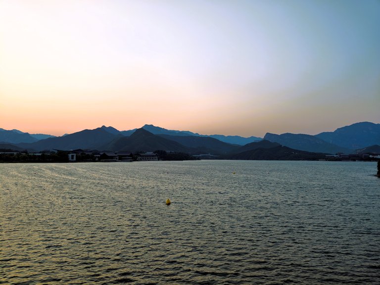 Early Sumemr Golden Views Of The Yanqi Lake