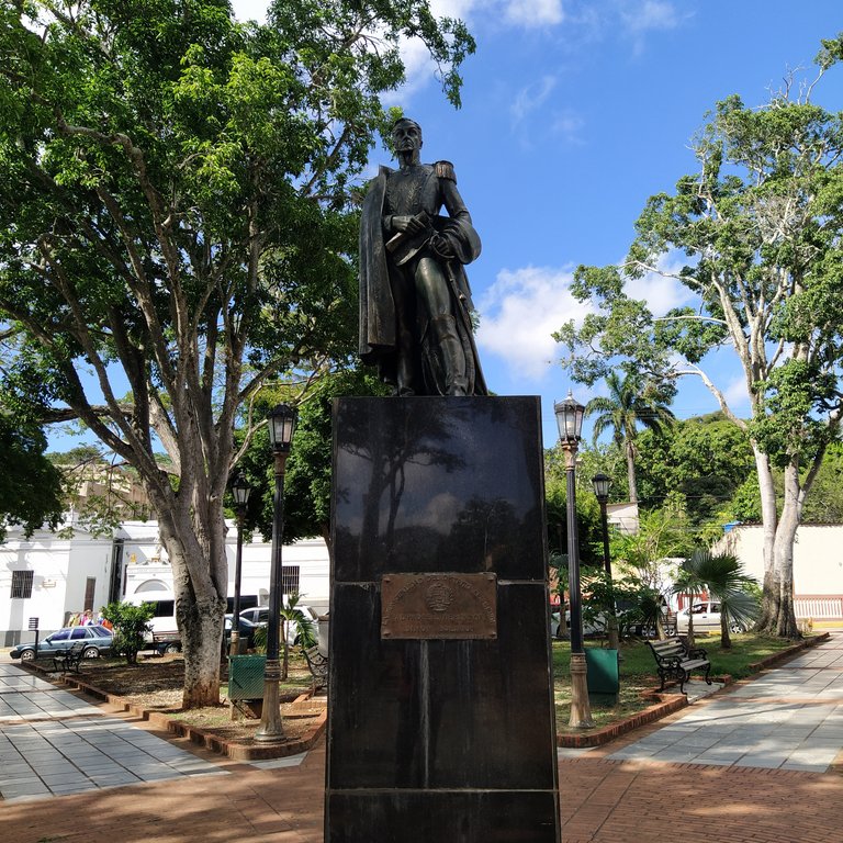 Photographs of the Square Bolívar in La Asunción; New Sparta State//Fotografías de la Plaza Bolívar de La Asunción; Estado Nueva Esparta