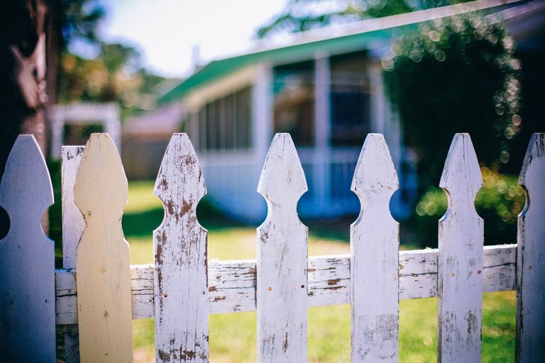 picket_fences_349713_1920.jpg