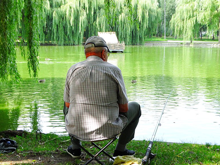 A kaleidoscope of fisherman's thoughts.