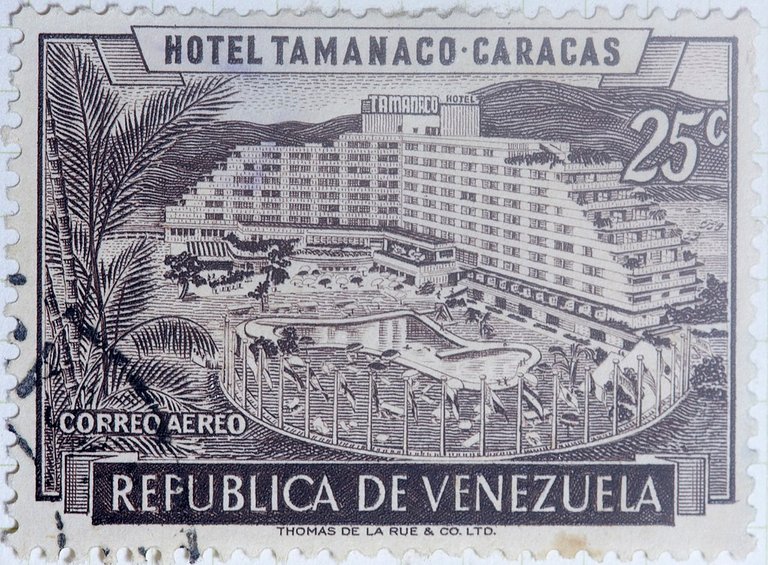 1024px_hotel_tamanaco_caracas_25_24491278593_.jpg