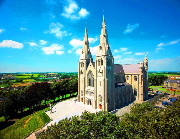  " "st_pats_cathedral_armagh.jpg""