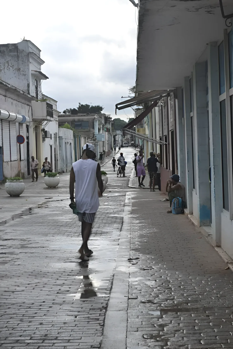 PhotoFeed Contest - Street Photography Round 88 - After the rain (ENG-ESP) 