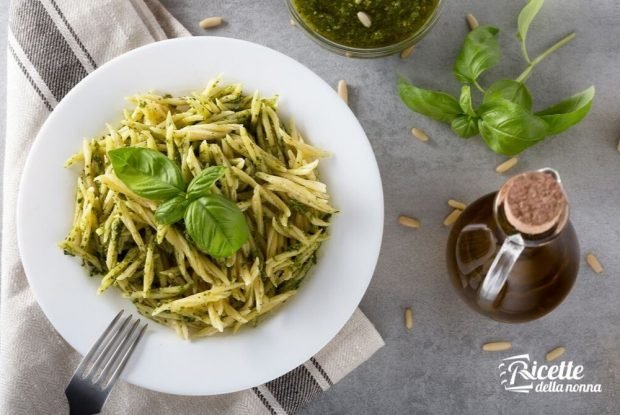 cibo_italiano_pesto_genovese.jpg