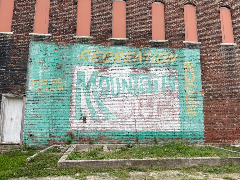 Old Mountain Dew sign
