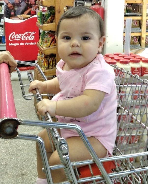 Sofía's first time in the supermarket