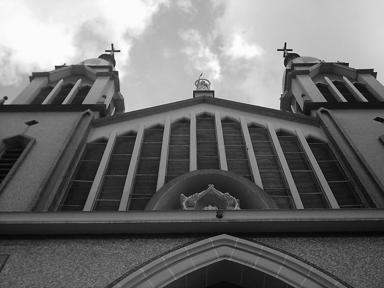 📷 PhotoFeed Contest - Black & White Photography Round 123. Virgin of the Coromoto Church. EN/ESP.