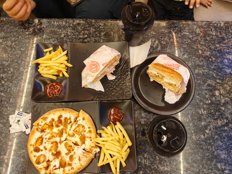 A Delicious Day Out at Jama Masjid: Family Time, Food Trails & Sweet Memories