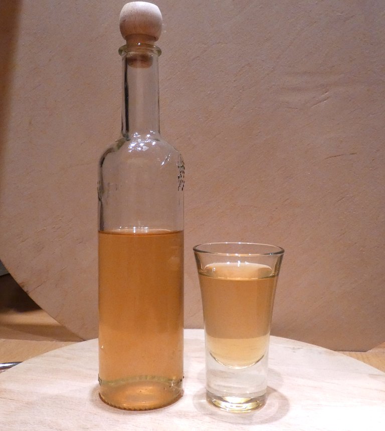 Homemade quince tincture a vitamin bomb trapped in alcohol