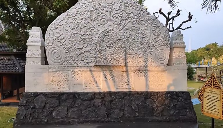 Pintu Masuk Makam Sunan